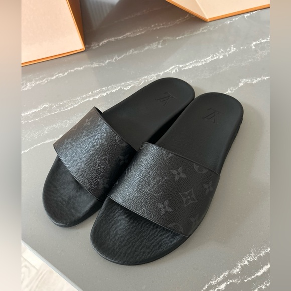 Black Louis Vuitton Waterfront Mule Slides Size 10. No defects. - Picture 10 of 16
